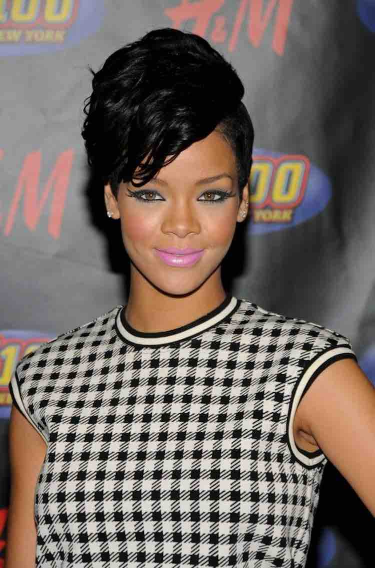 Rihanna's Best Beauty Looks | POPSUGAR Beauty