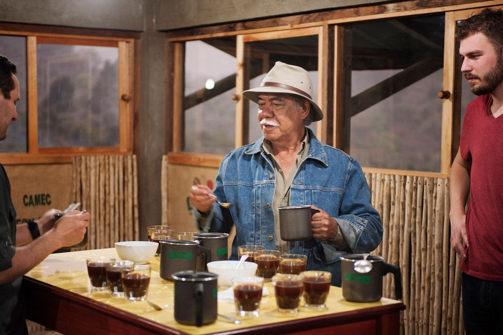 Cupping with Arturo Sr. at Finca El Injerto.