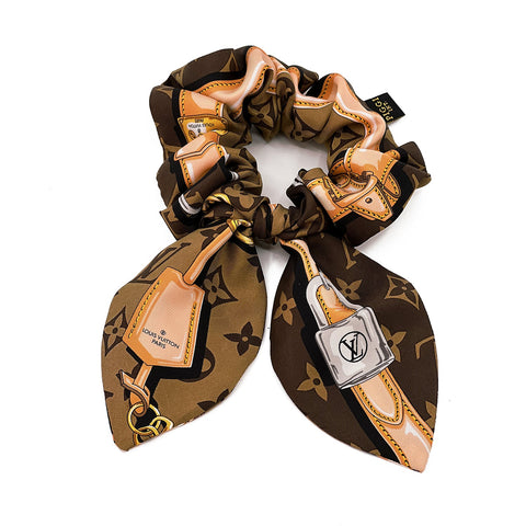 Louis Vuitton silk scarf hair hair accessories  Silk scarf hair, Scarf  hairstyles, Hair accessories