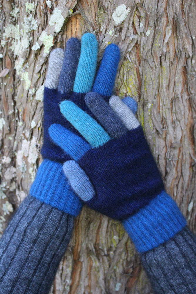 gloves with different coloured fingers