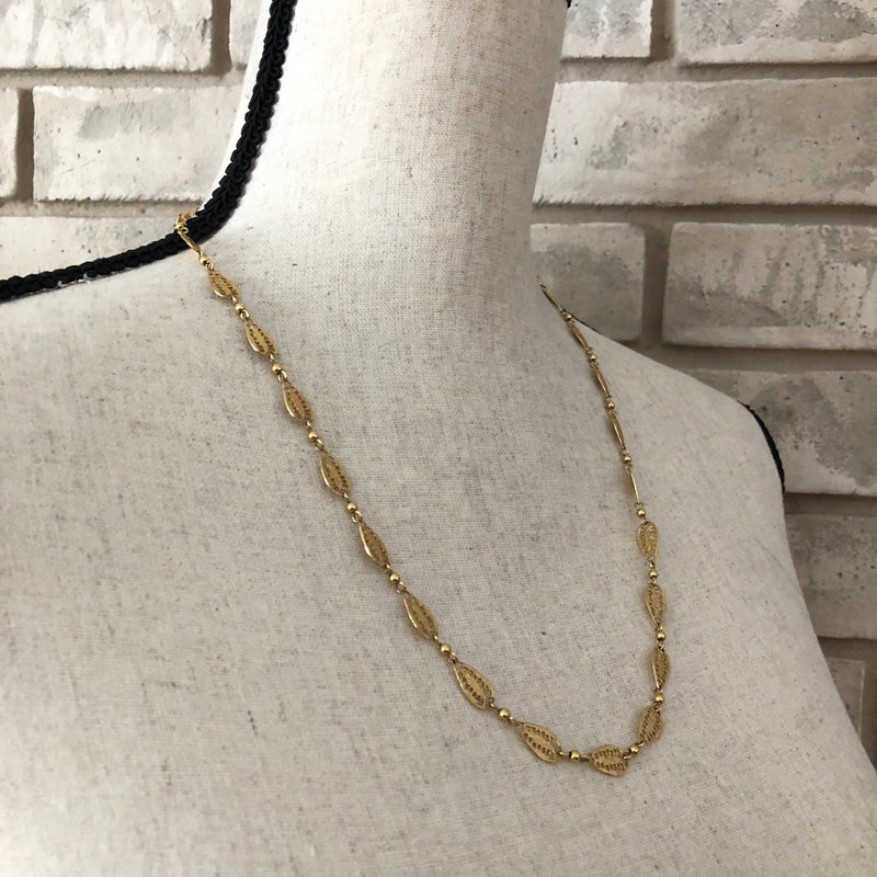 update alt-text with template Dainty Vintage Gold Crown Trifari Filigree Chain Layering Necklace-Necklaces & Pendants-Trifari-[trending designer jewelry]-[trifari jewelry]-[Sustainable Fashion]