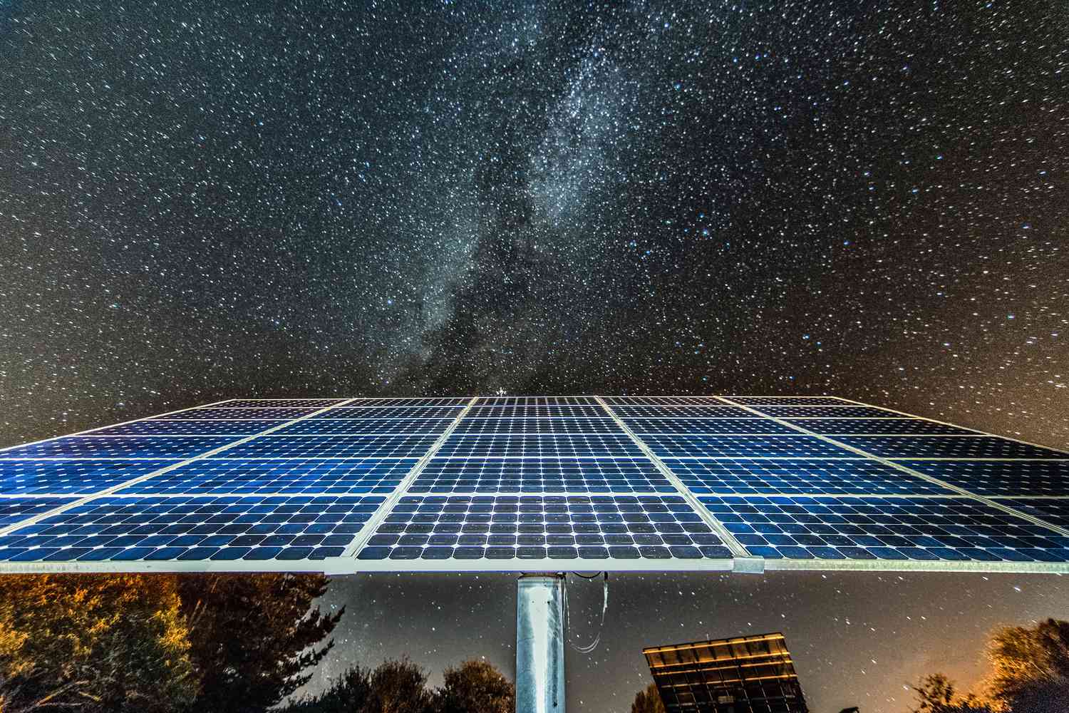 cuánto dura un panel solar en la noche
