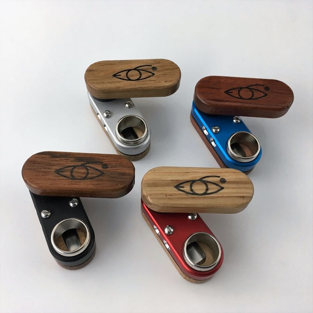 https://cdn.shopify.com/s/files/1/0013/4879/6521/products/Monkey-Pipe-Wooden-Pocket-Pipes_1024x1024.jpg?v=1602192408