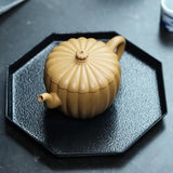 Zisha teapot by artist Level 3, YANG Fei 杨菲（L3-2021）老段泥 紫砂壶 “菊蕾”