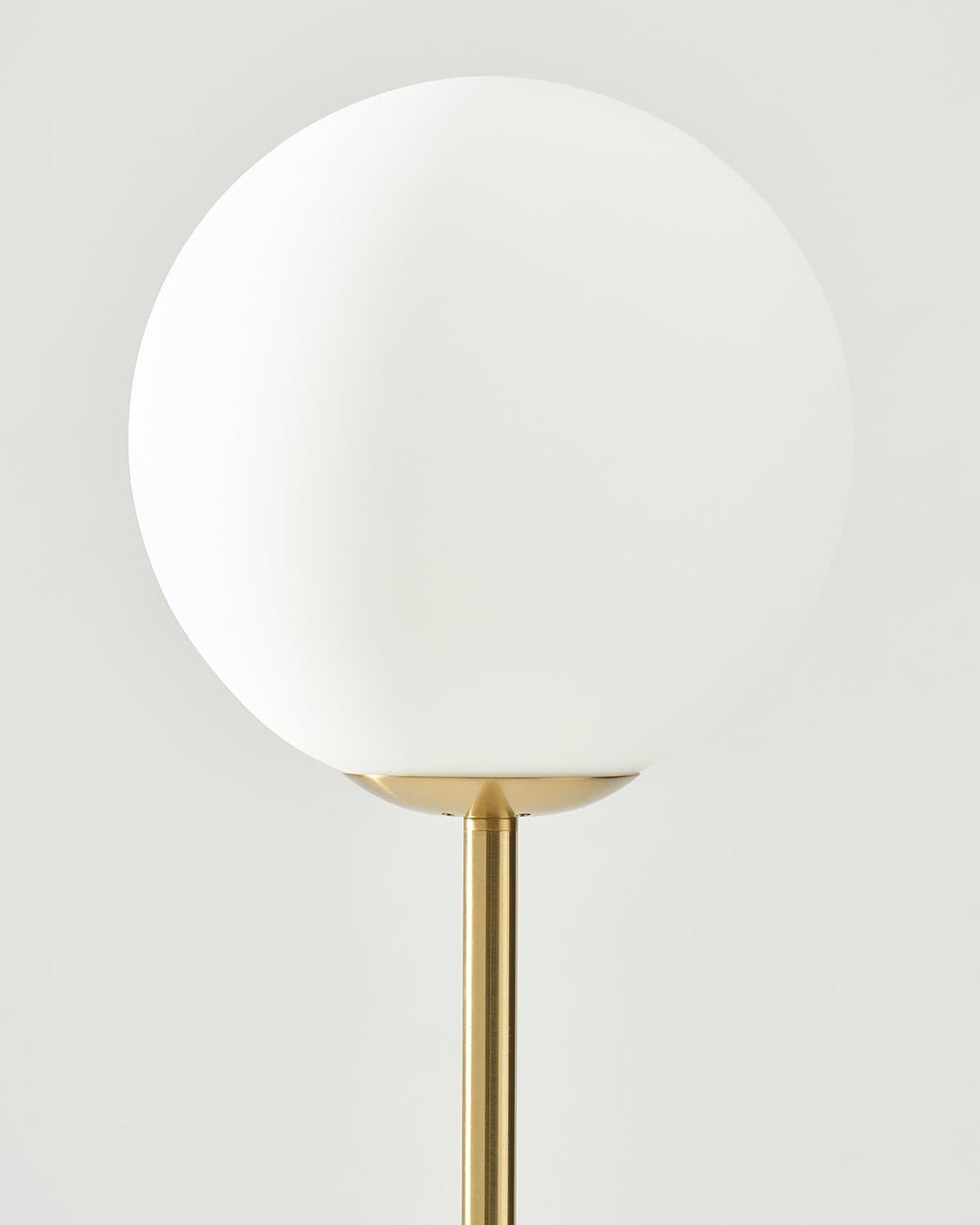 Luna LED Floor Lamp: Modern Pole Light