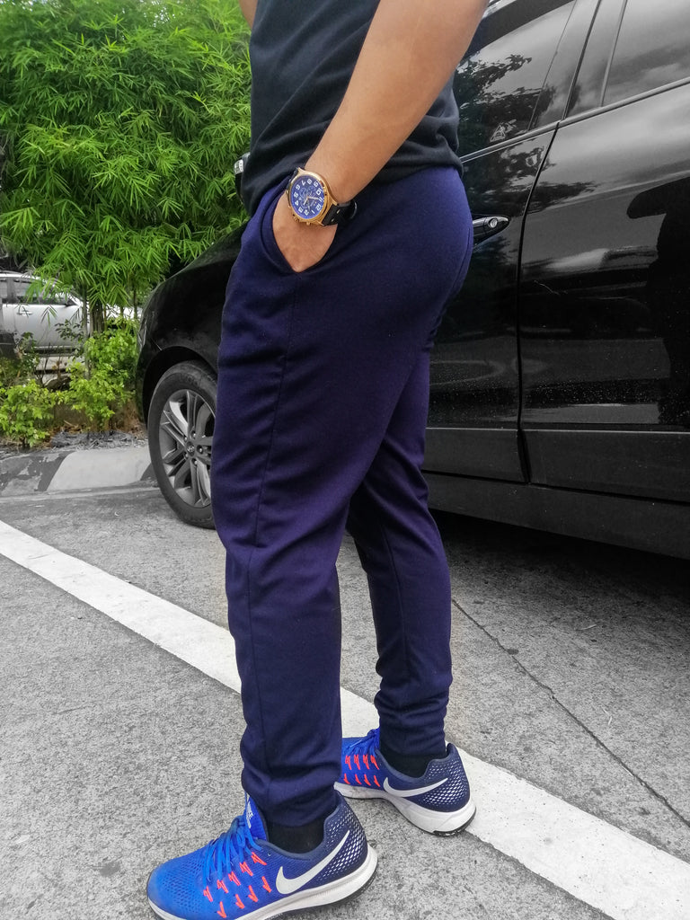 navy blue joggers outfit