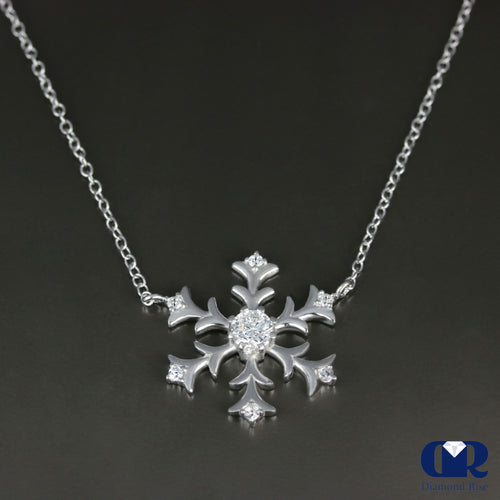 Round Cut Diamond Snowflake Pendant necklace In 14K Gold