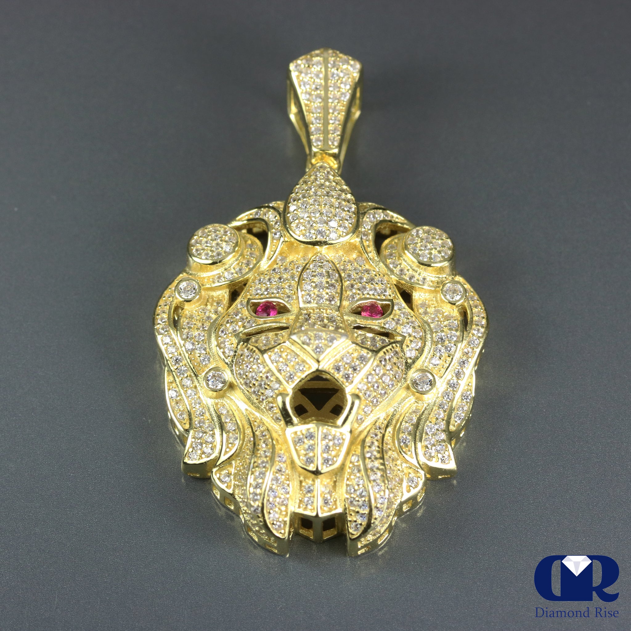 Men's Diamond Lion Head Pendant In 14K 