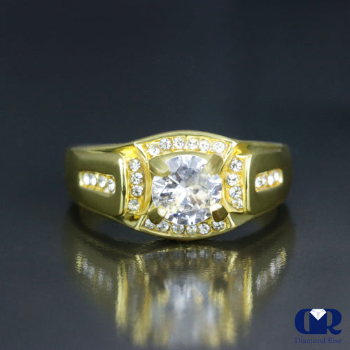 Men's Round Cut Diamond Pinky Ring In 14K Yellow Gold
