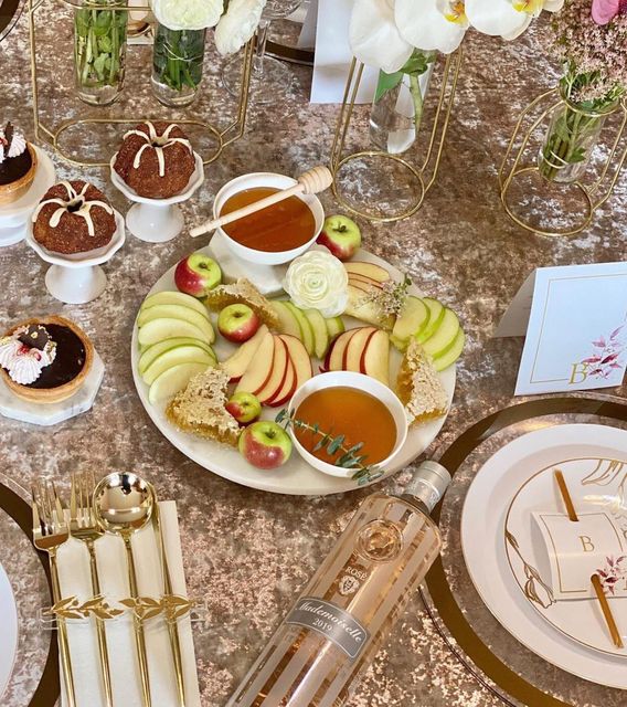 How to Host a Stress-Free Brunch Party?