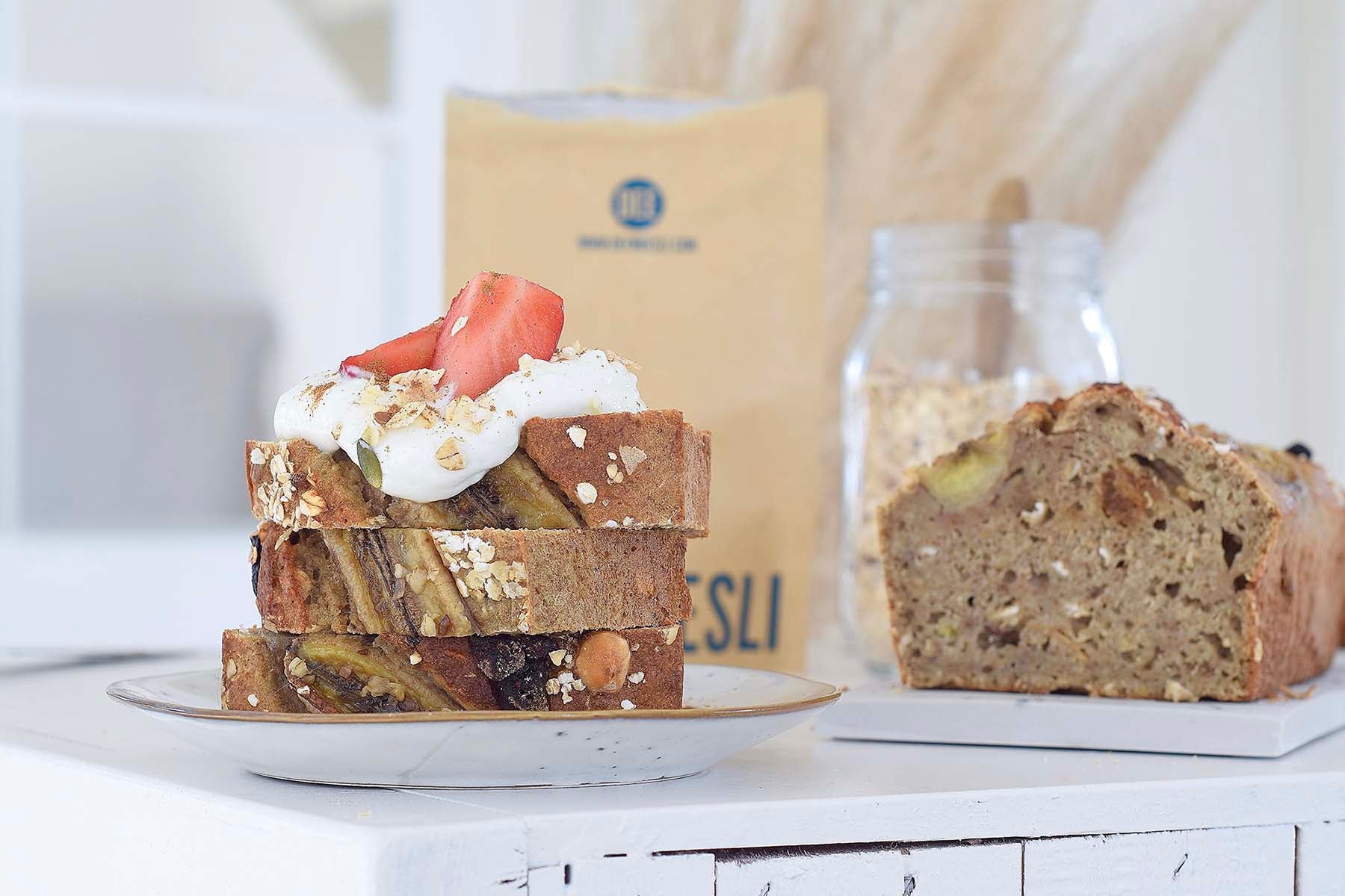 Bananabread with DeeMuesli