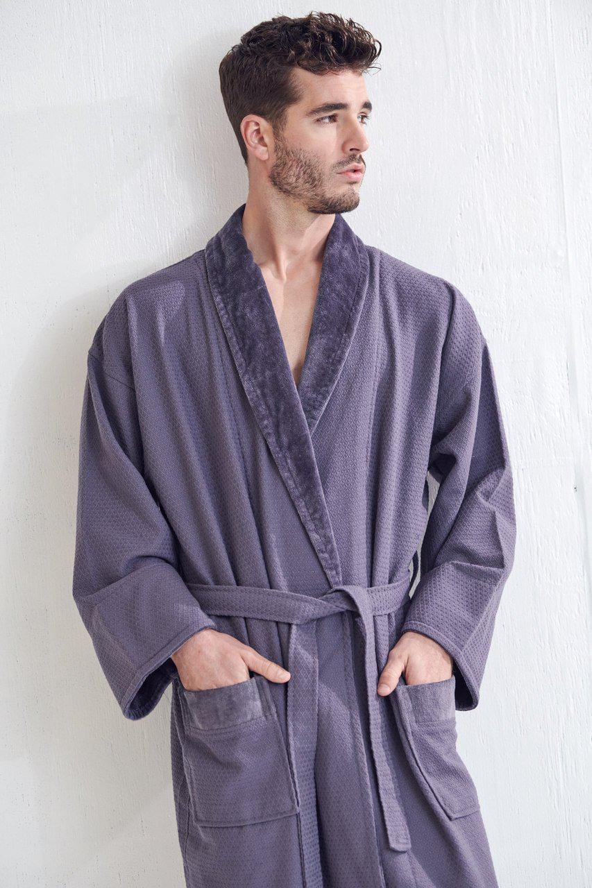 https://cdn.shopify.com/s/files/1/0013/5603/8193/products/mens-waffle-charcoal-gray-bathrobe-velour-shawl-100-cotton-4_1000x.jpg?v=1702036565
