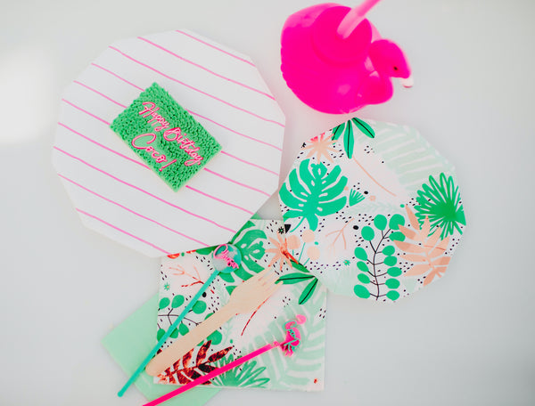 ellie-and-piper-summer-kids-birthday-party-inspo-tropical-theme-pool-party-supplies-decorations