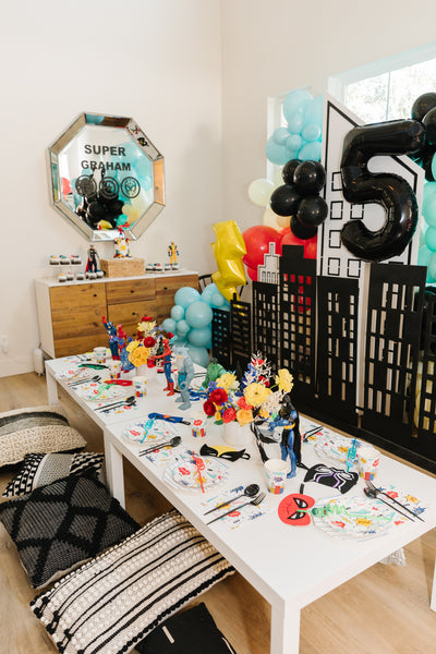 ellie-and-piper-superhero-themed-birthday-party-supplies-decorations-ideas-inspo