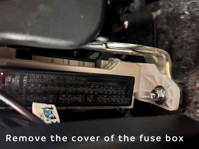 fuse_box_with_cover