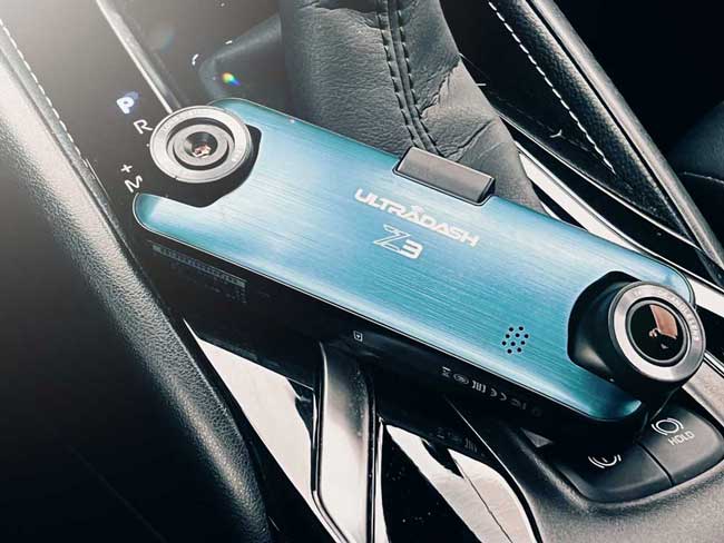 ultradash z3 dash cam put in the vehicle