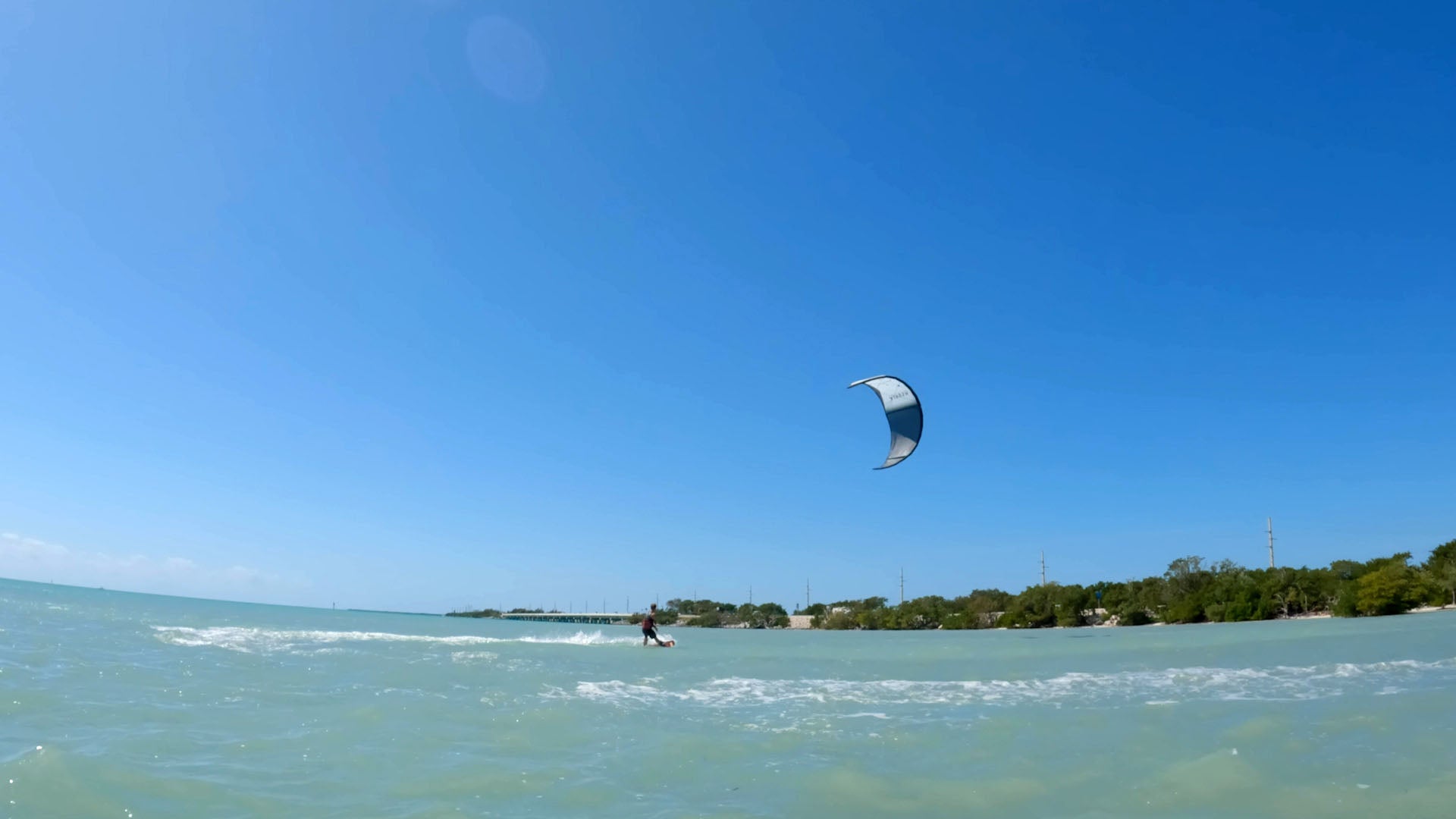 How do I choose my first kitesurfing kite?.jpg__PID:78916158-f9eb-4ebf-ad43-4567e330998a