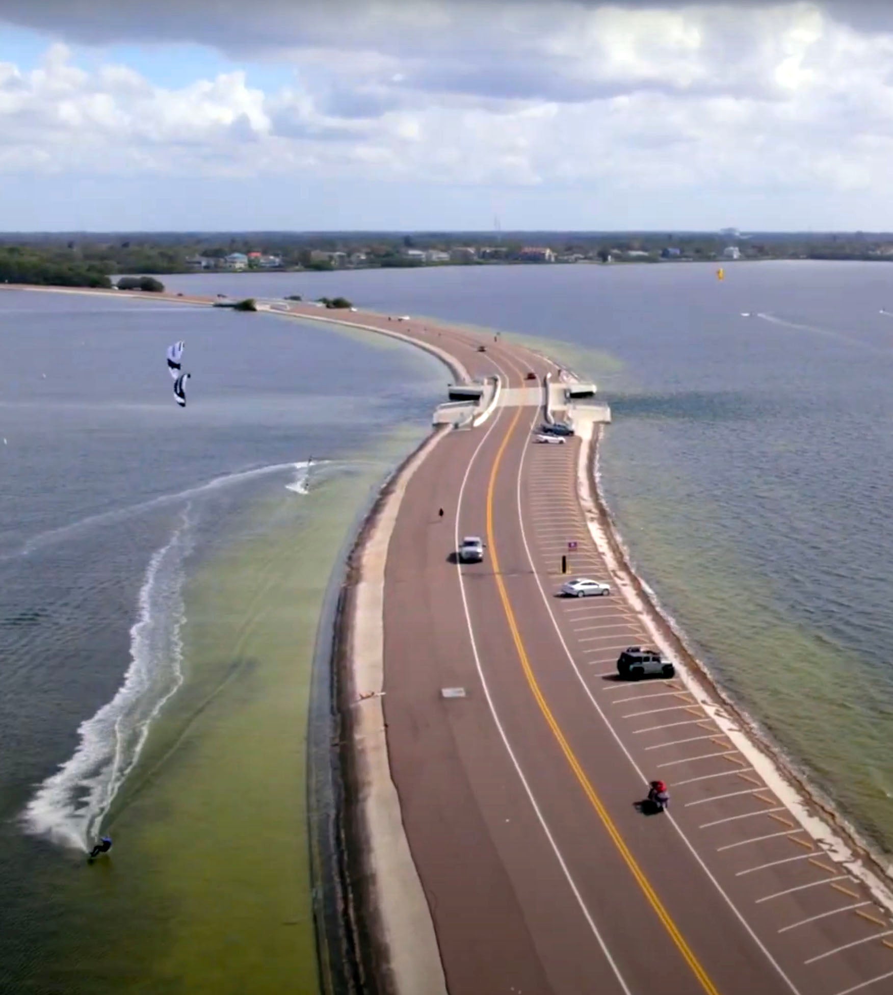 Kiteboarding Fred Howard Park - Tarpon Springs - Tampa.jpg__PID:38d8ea42-ba79-47cc-a1ab-132a70800aa7