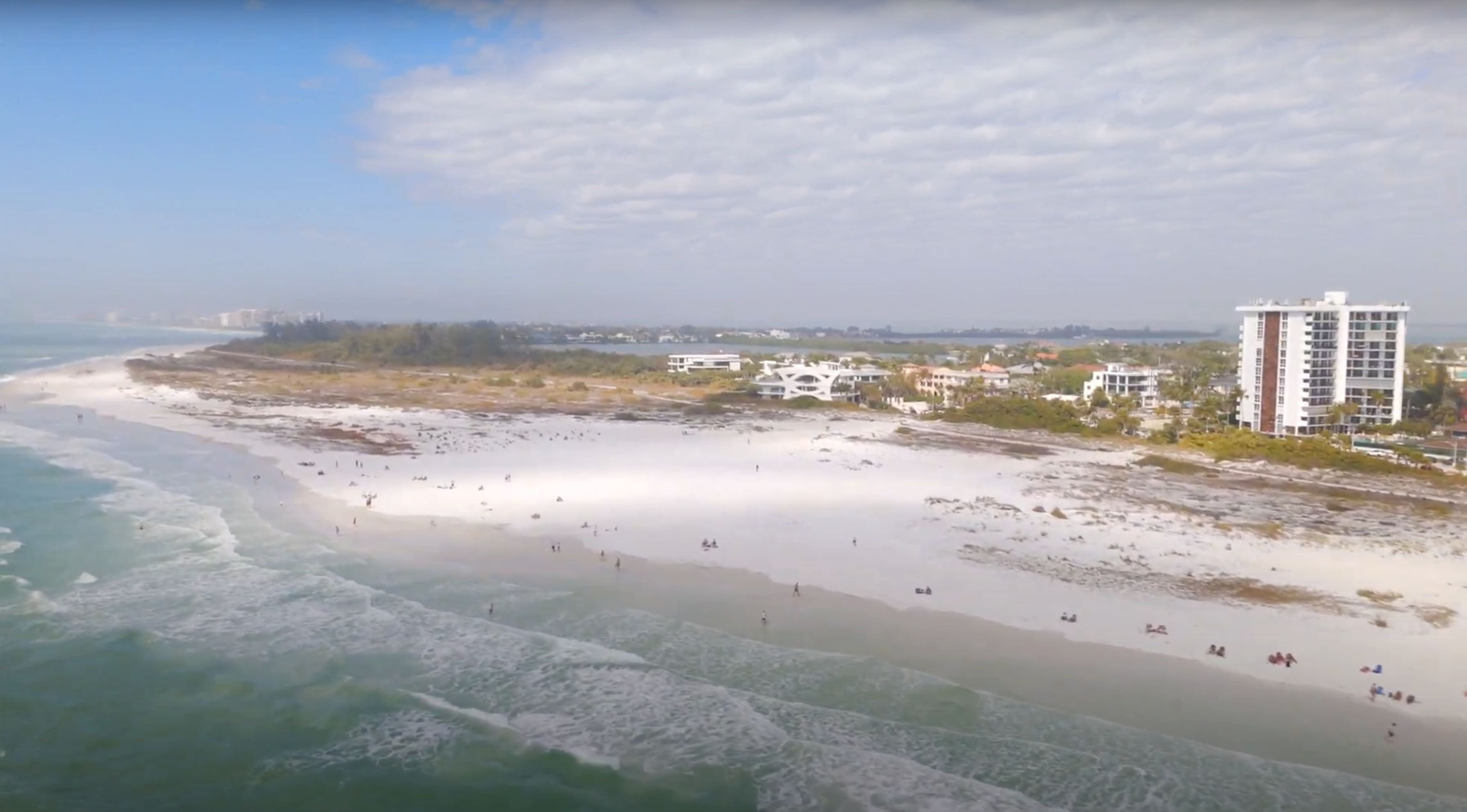 Kiteboarding Sarasota Lido Beach.png__PID:a64f48fd-5ca8-4c47-906d-4bbb8e26fb61