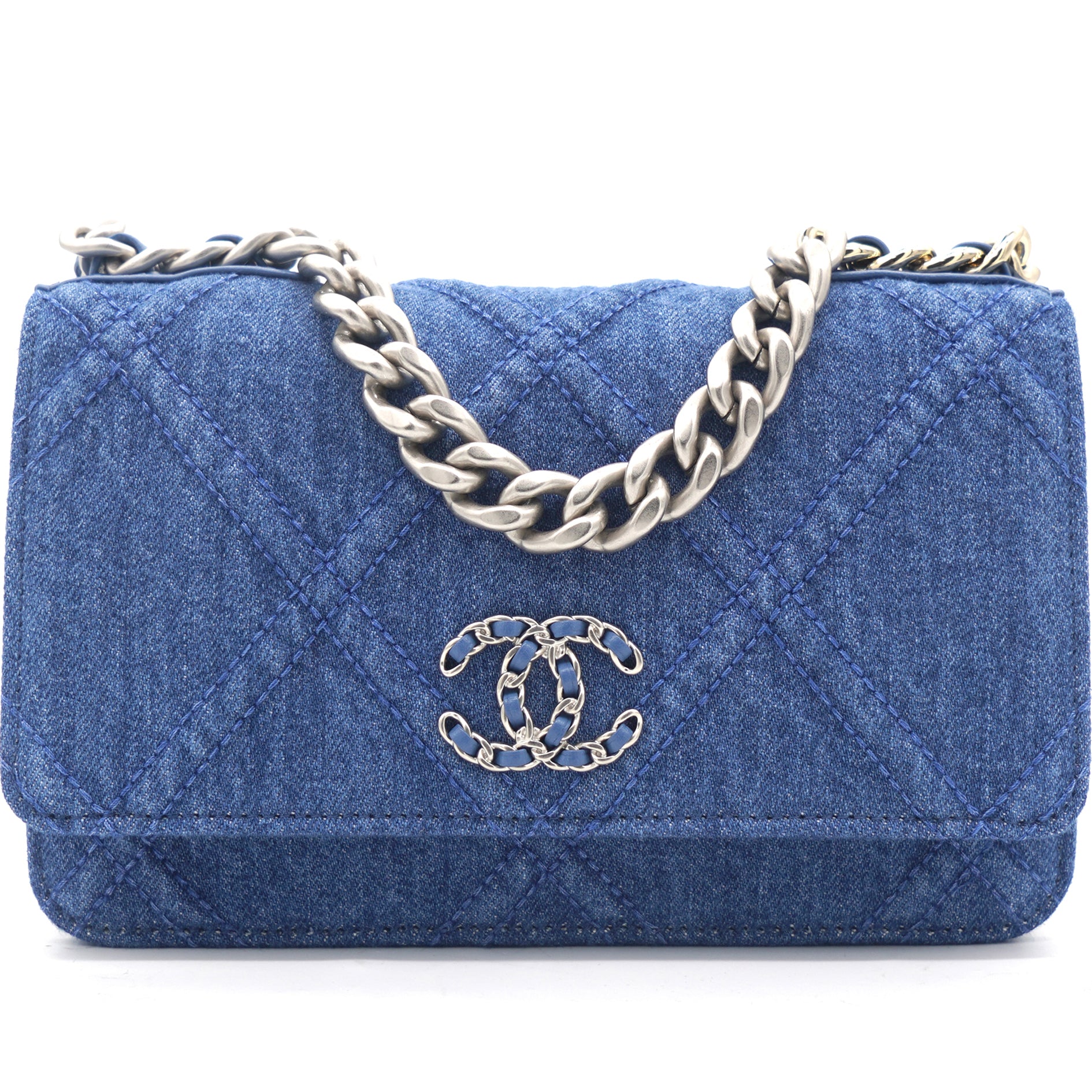 Chanel 19 Flap Bag Cloud Blue Denim  ＬＯＶＥＬＯＴＳＬＵＸＵＲＹ