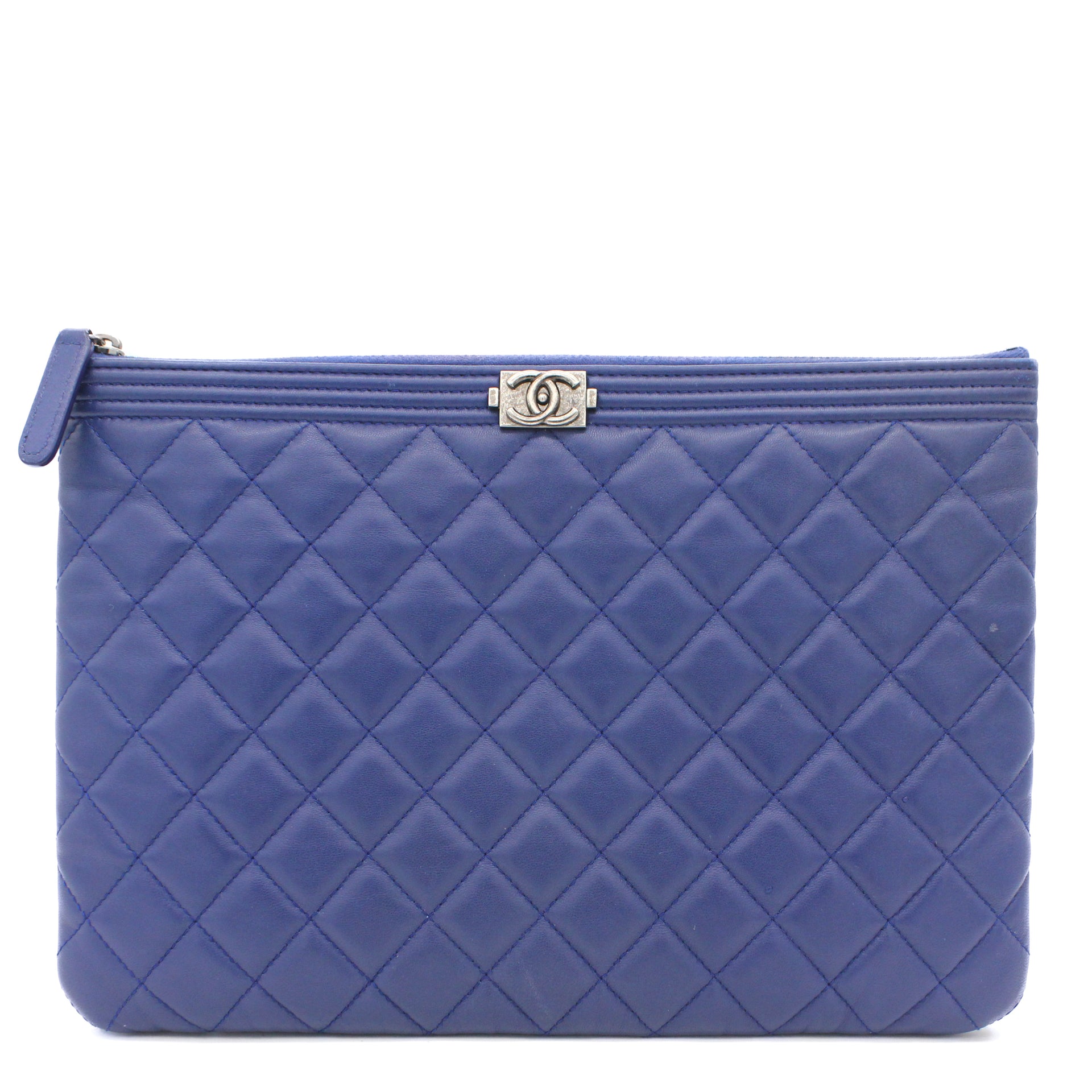 CHANEL POUCH REVIEW Clutch or Case New Medium Size  What fits Mod shots   Curated Luxury  YouTube