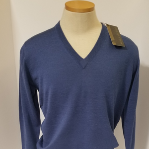 LIGHT-WEIGHT V-NECK SWEATER - The Mens Shoppe & Her Boutique