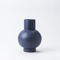 Nicholai Wiig-Hansen - Strøm - vase - large - purple ash
