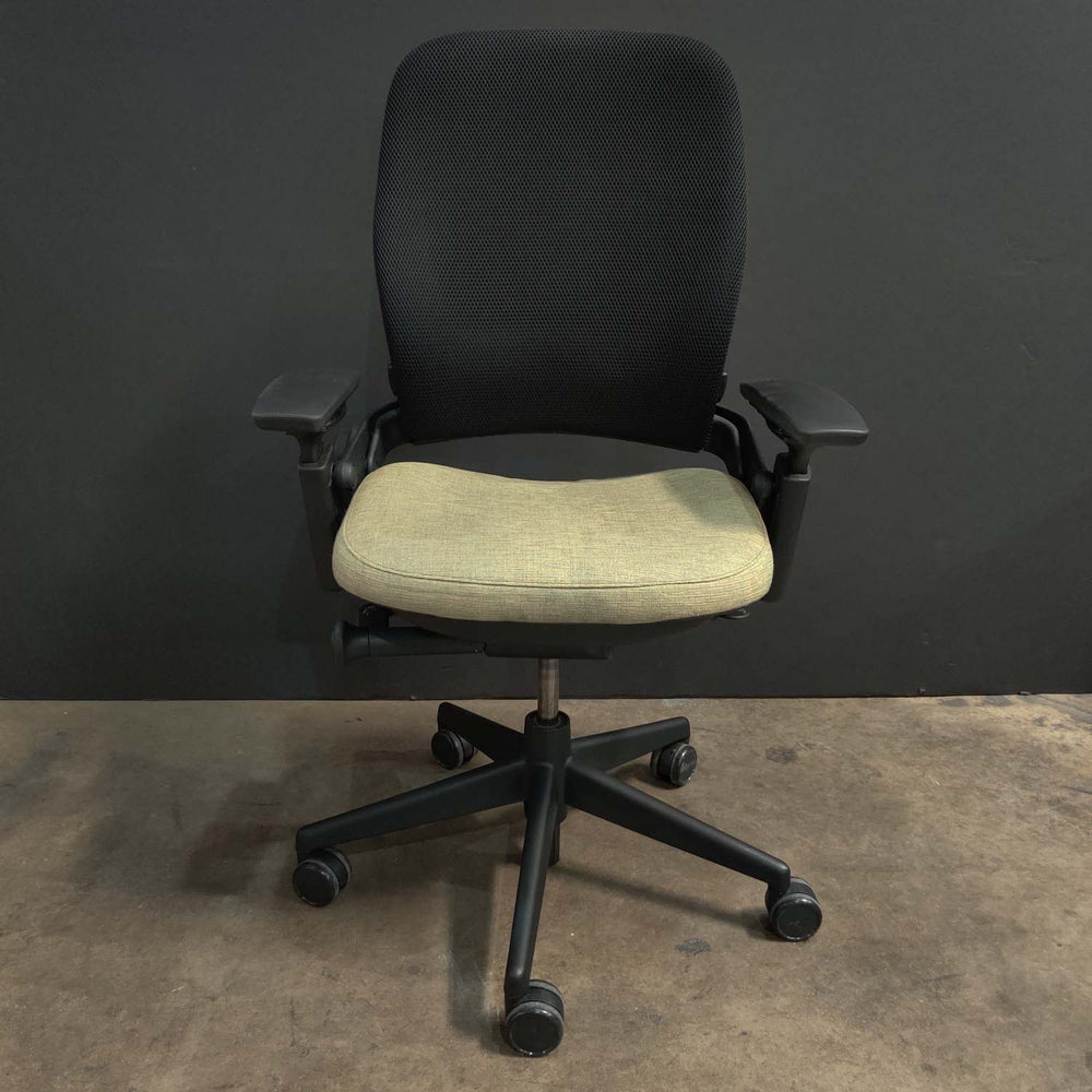 preowned steelcase v2 leap with green mesh seat