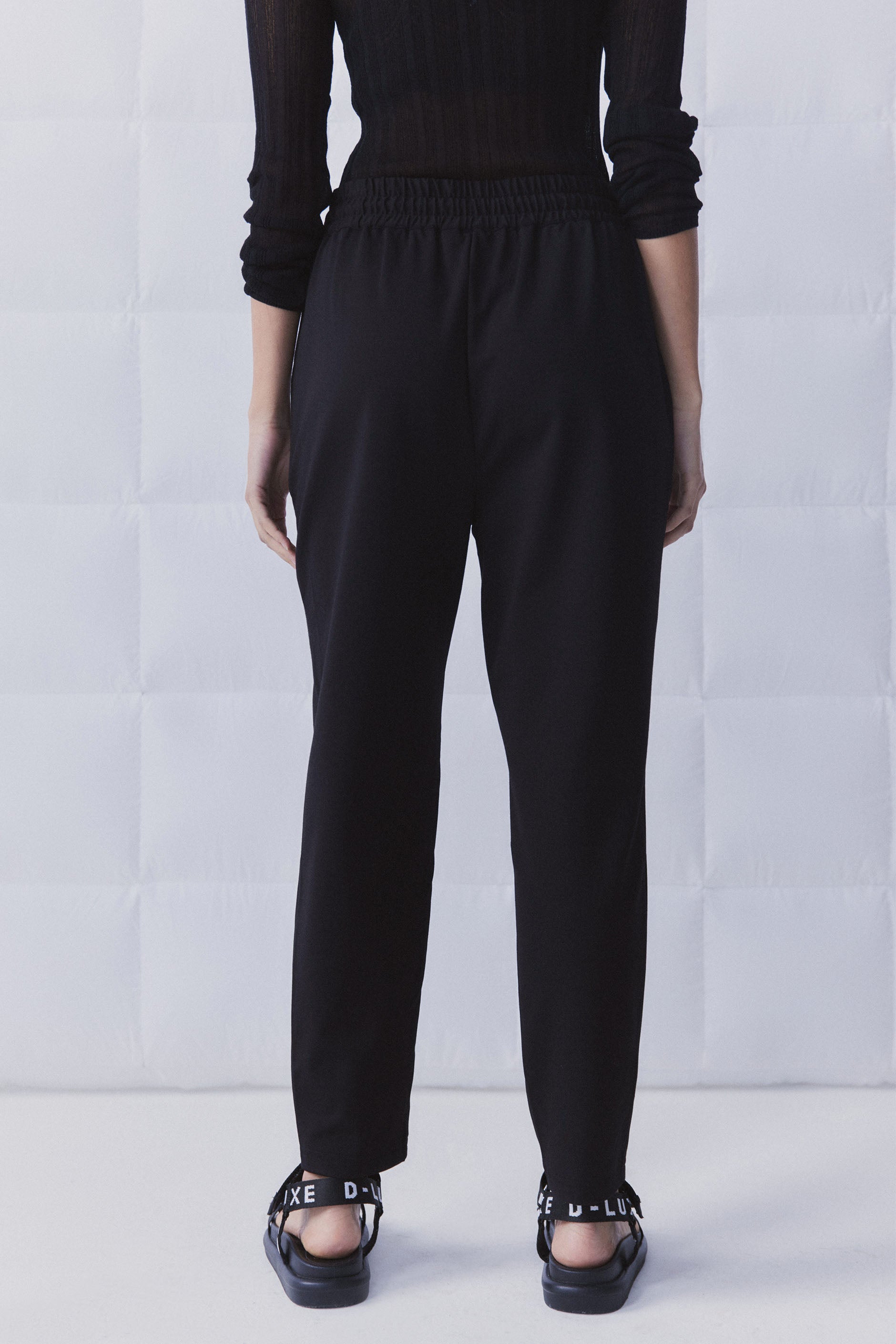 D-Luxe Lightweight Ponte Pant — Black