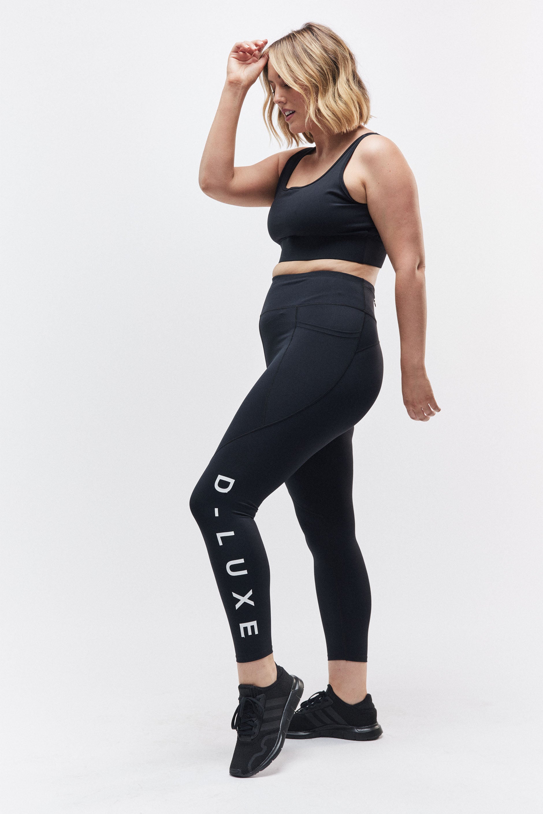 D-Luxe Bold Logo Legging — Black