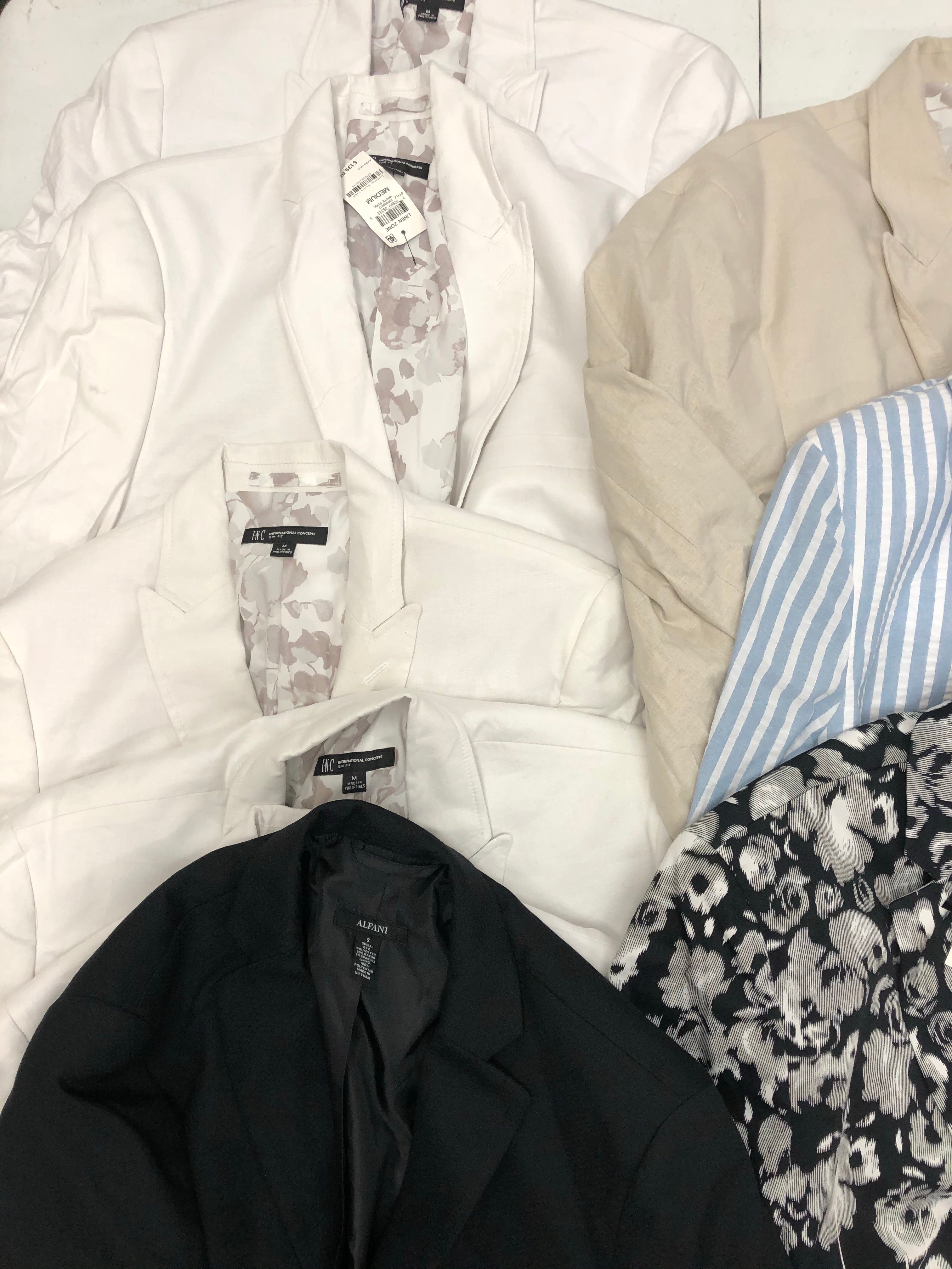 Men's Clothing SUITS/BLAZERS Wholesale Lot, INC, ALFANI, 10 Items, She -  BulkOrderUSA.com