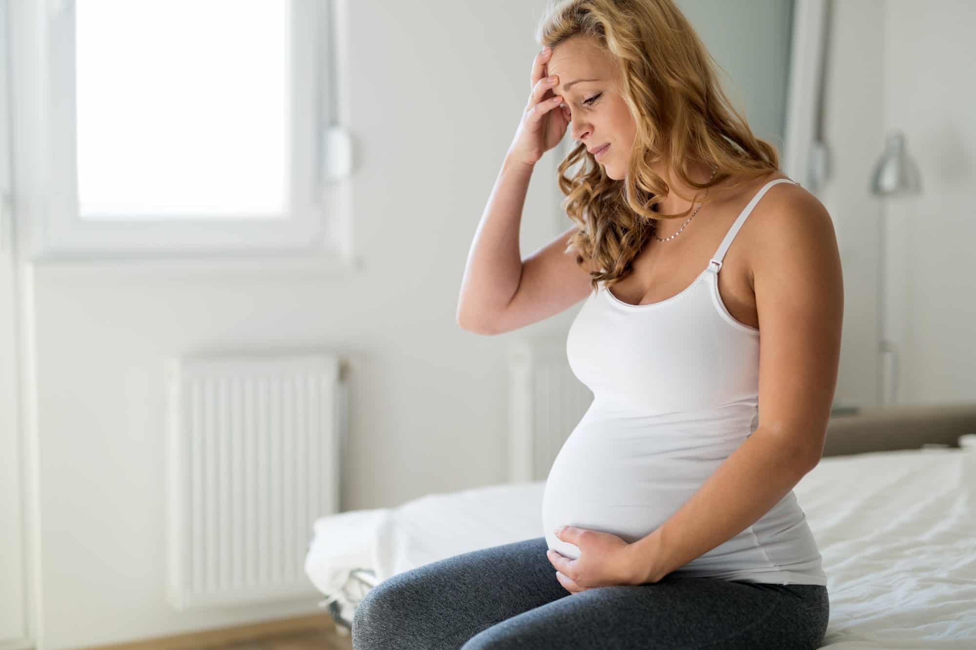 helpful-ways-to-deal-with-pregnancy-nausea-bellefit-blog