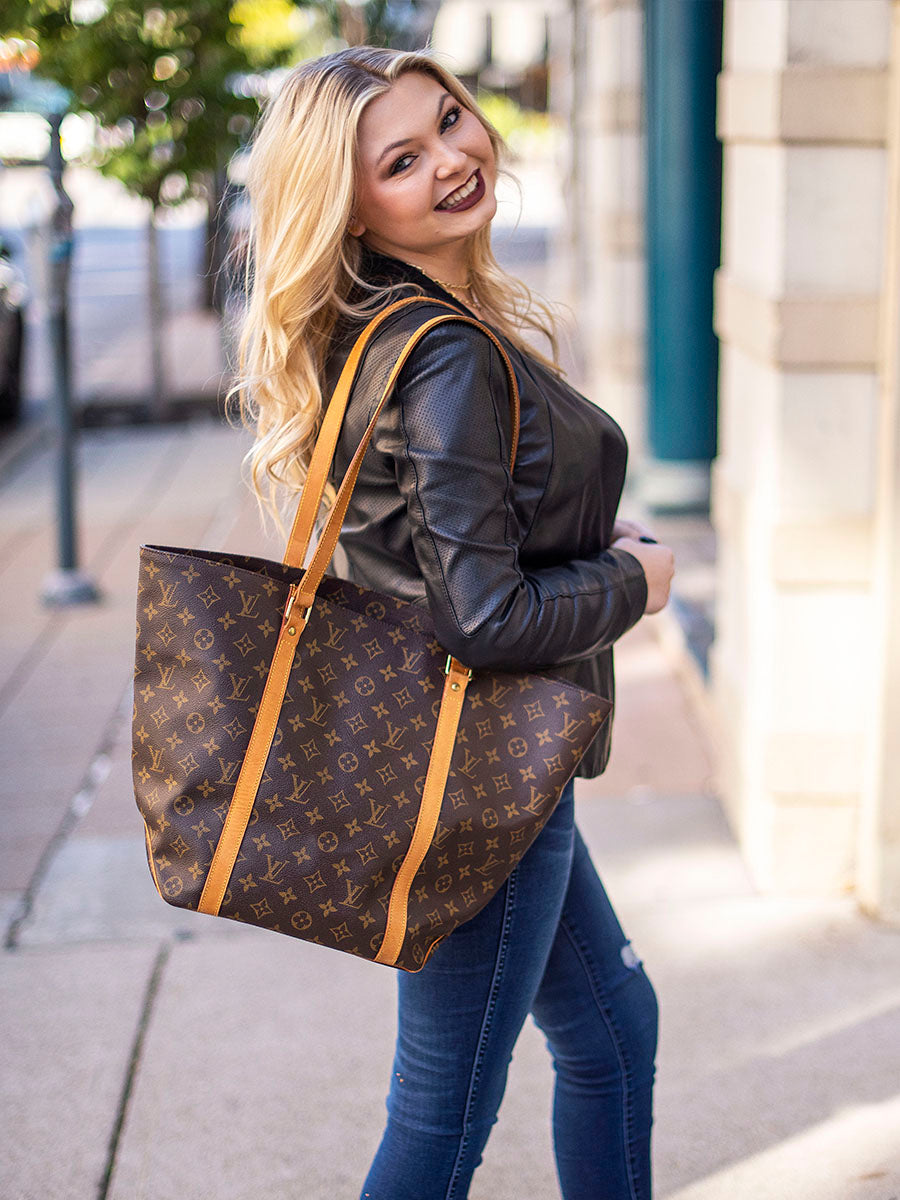 Louis Vuitton Sac Shopping Tote