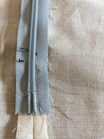 Beginner's Guide: How to Sew in a Concealed Zipper – Workshop
