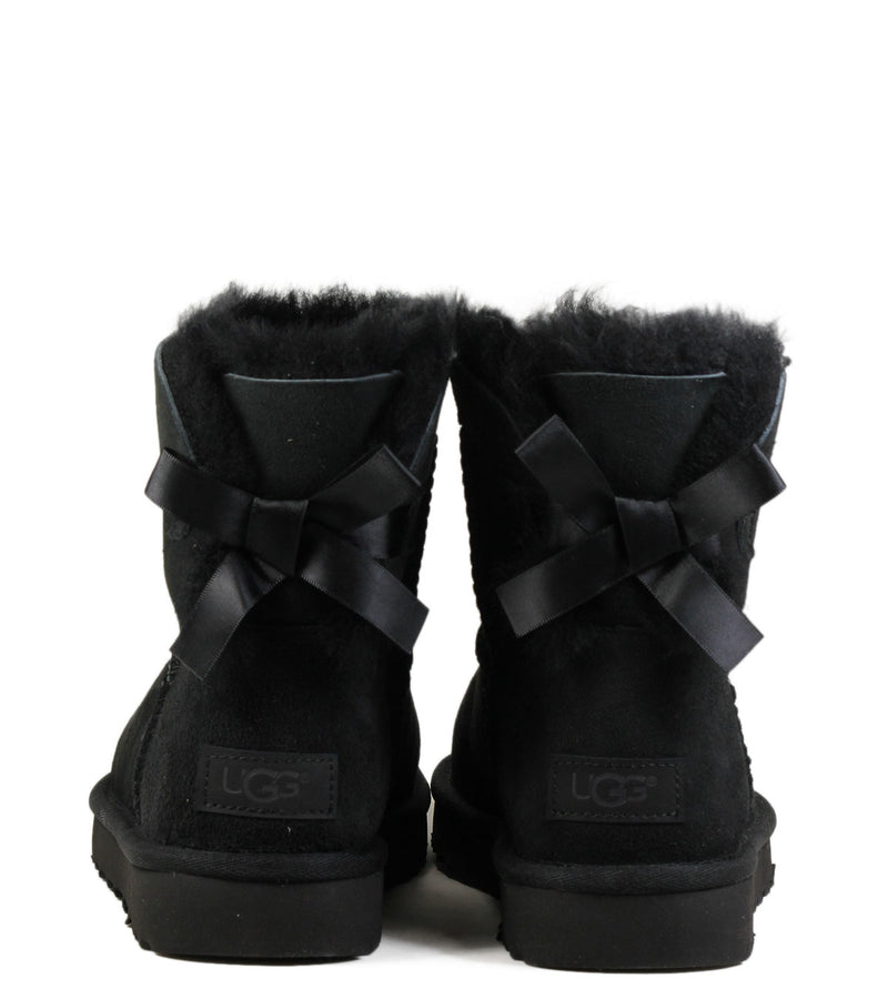 uggs bow black