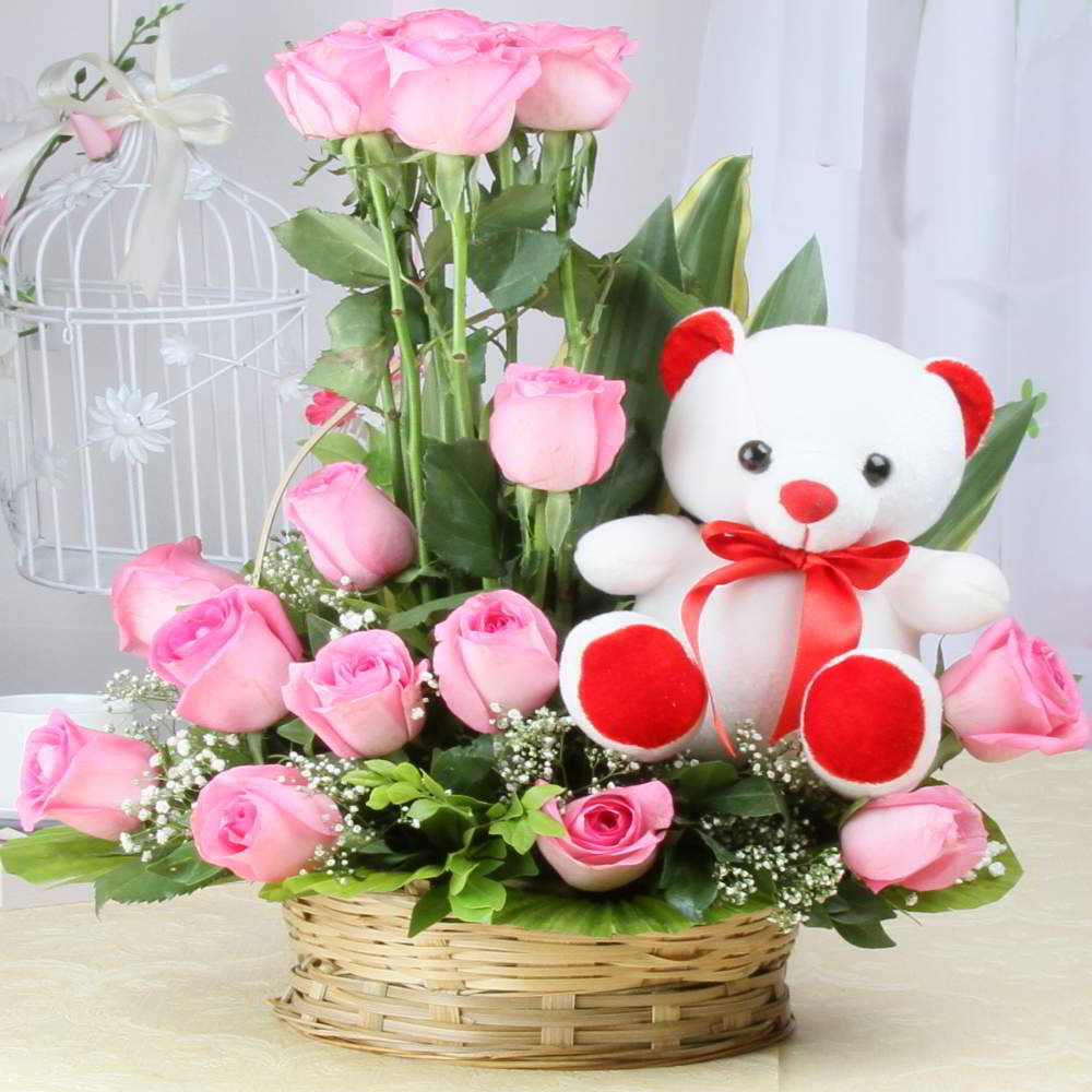 beautiful teddy bears with flowers