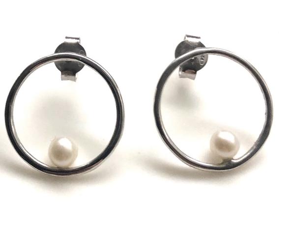 Billabong Small Circle Earrings Pearl in Silver