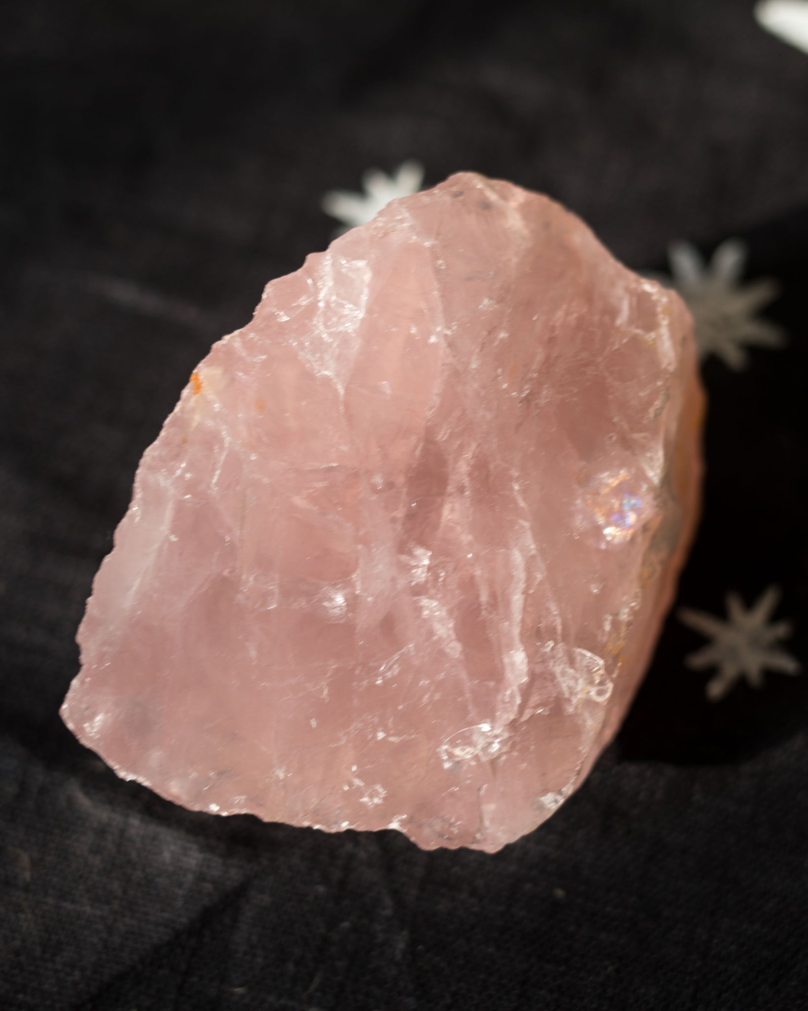 raw rose quartz stone
