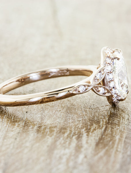 gold and silver engagement ring