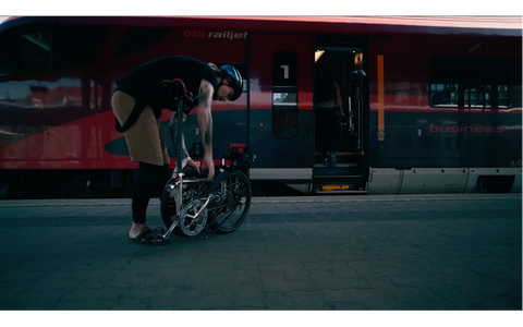 VELLO, Faltrad, Radreise, Klapprad und Zug, Faltrad öffentliches Verkehrsmittel, Foldingbike, Gravelbike faltbar