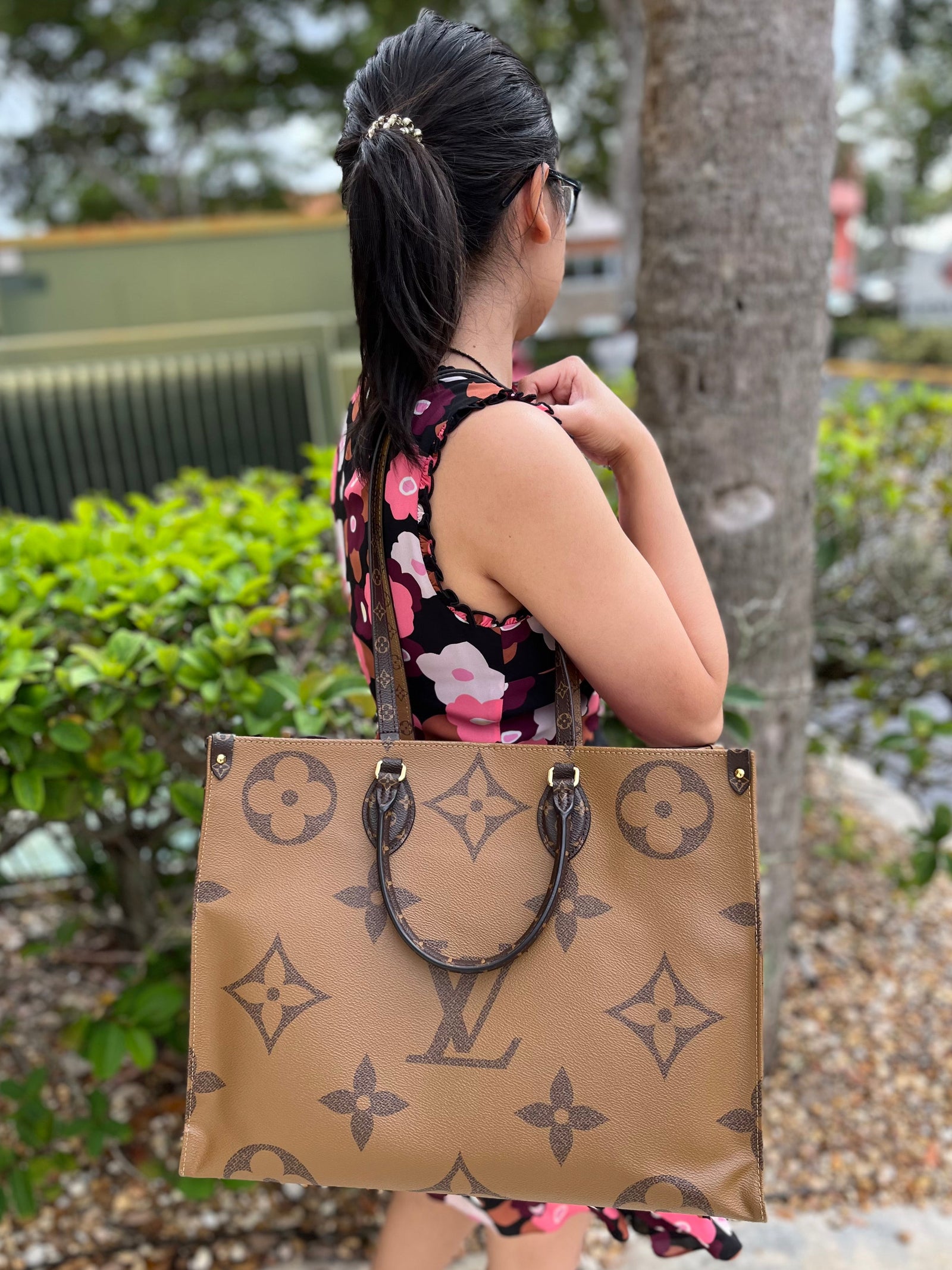 Louis Vuitton Onthego GM Monogram Reverse Monogram Giant