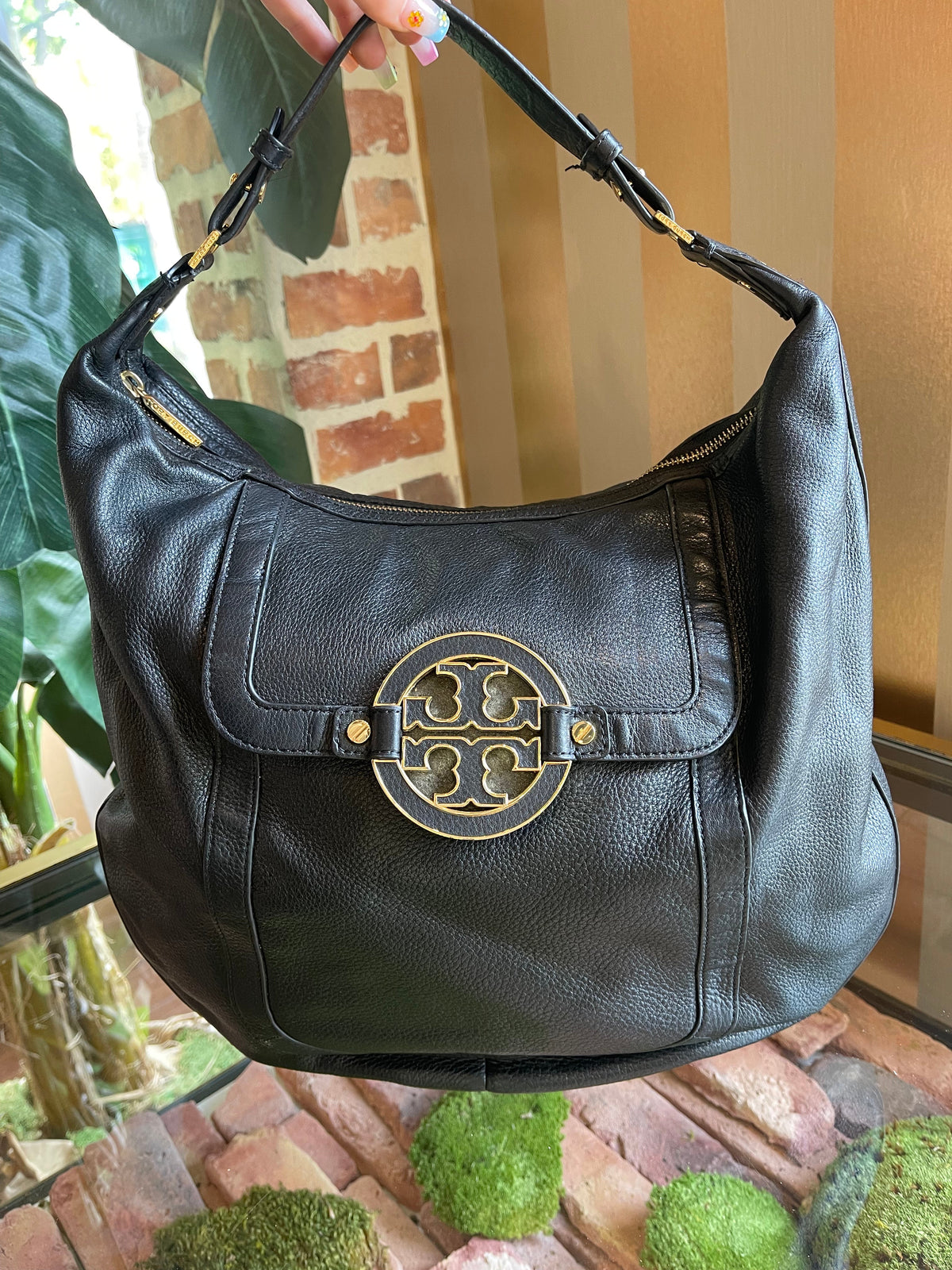 Tory Burch Black Amanda Hobo Shoulder Bag - The Purse Ladies