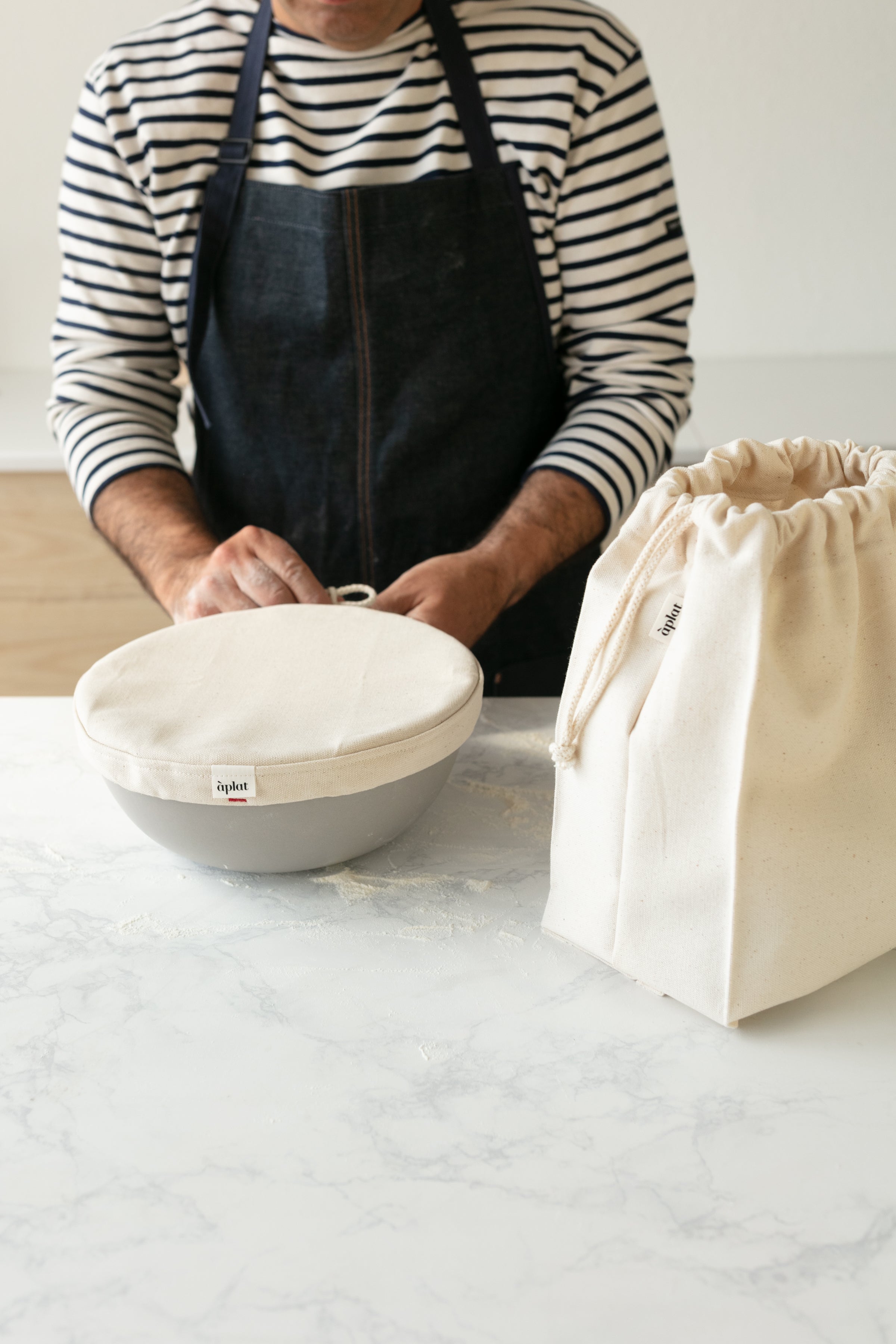 Aplat Bread Makers Kit makes a thoughtful wedding gift