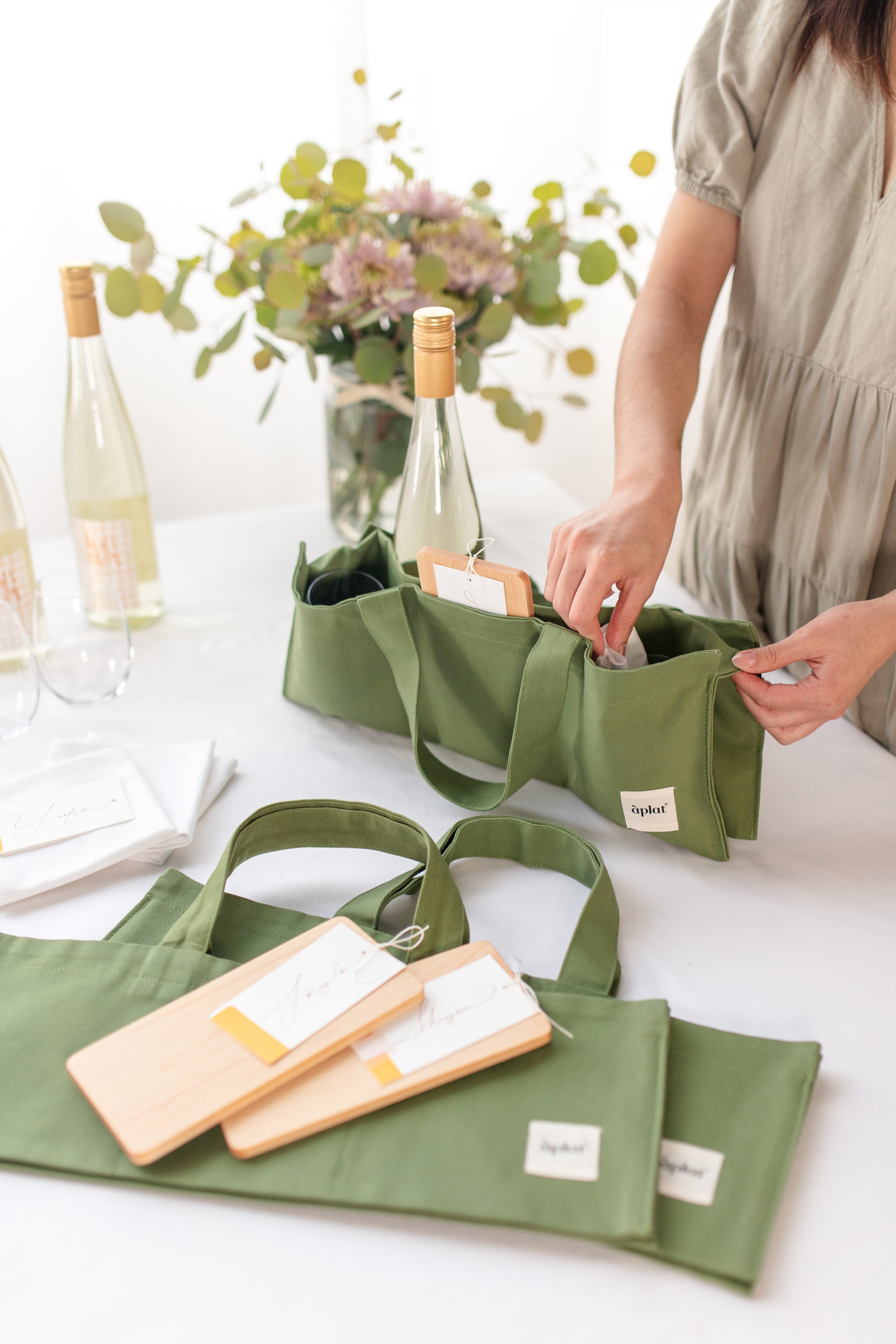 Aplat bridesmaid picnic tote gift