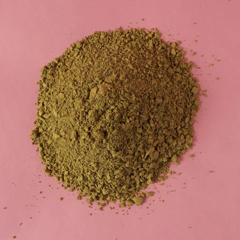 Dried and crushed organic henna leaves