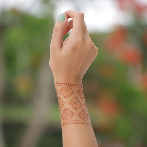 Henna jewelry - bracelet on wrist