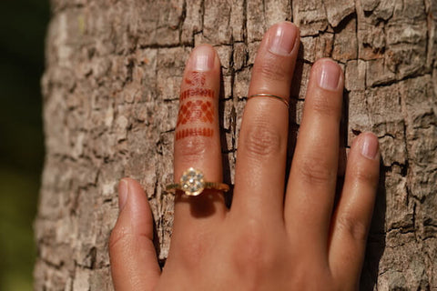 Metal rings and henna design rings go together perfectly when you use the Ring DIY Henna Kit