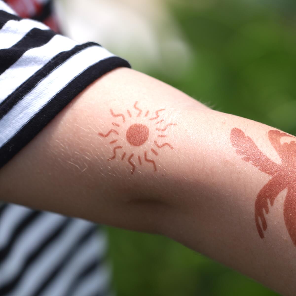 sunoceanwindwindtattoo suntattoo oceantattoo wavestattoo henna  hennatattoo hennabymay  Henna tattoo designs Henna inspired tattoos  Simple henna tattoo