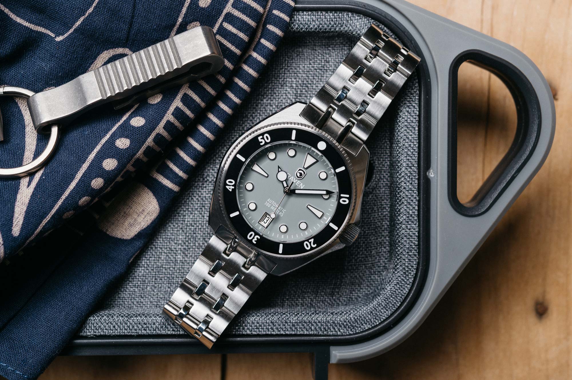 Now in the Shop: Two Value-driven 40mm Dive Watches from Raven and Spi –  Windup Watch Shop