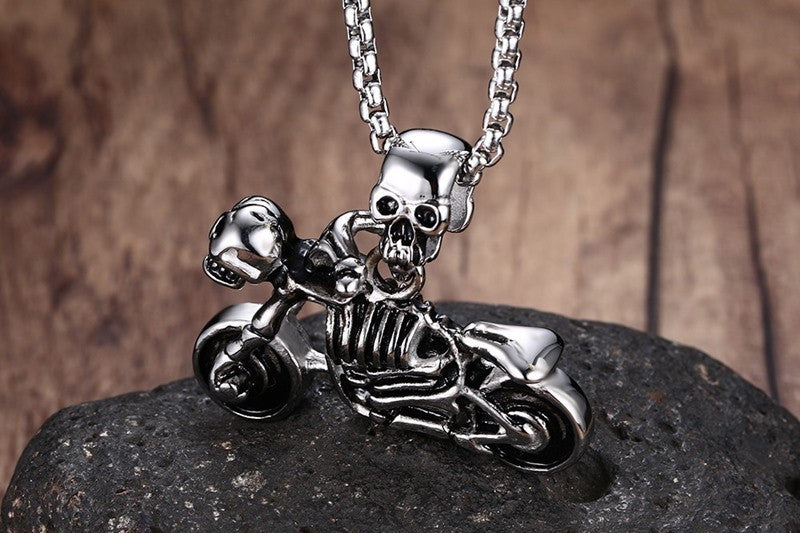Men Jewelry Vintage Punk Skeleton Necklace Gothic Biker Skull Motorcycle Stainless Steel Pendant Necklace for Halloween